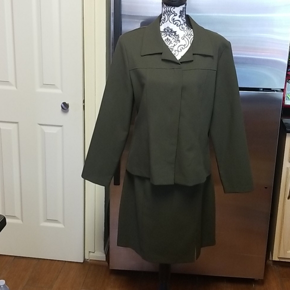 🐢OD Green Skirt Set - Picture 1 of 10